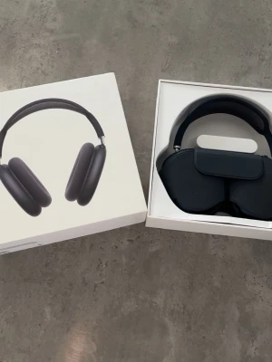 Apple AirPods Max Svart - Helt nya AirPods Max och oanvända