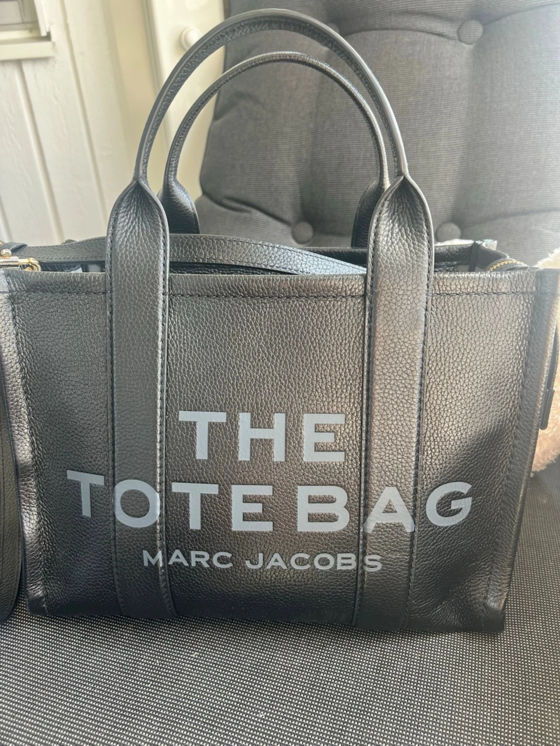 Svart The Tote Bag från Marc Jacobs - 1