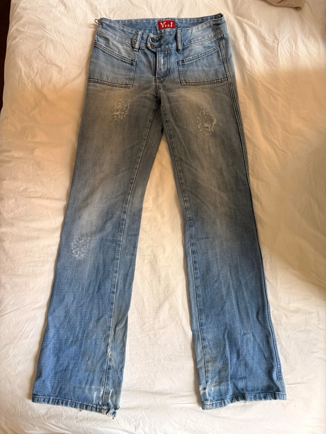 Ljusblå raka jeans från Miss Yes!