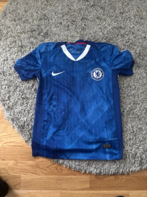 Chelsea hemmatröja 25-26 - Säljes pga jag bär storlek M