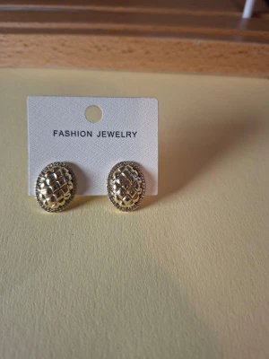 örhängen  - Överge samlingen, utförsäljning till låga priser