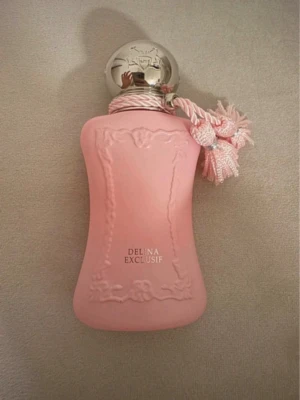 Parfums de Marly - Delina Exclusif 30ml - Parfums de Marly - Delina Exclusif 30ml. Endast testsprayad 1 gång. Originalförpackning ej kvar.