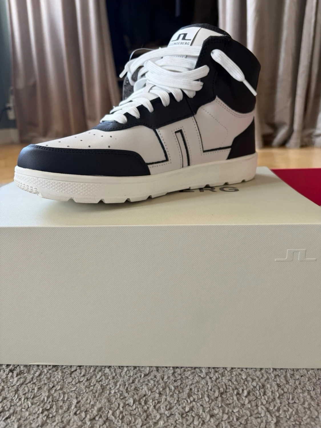 Svarta och vita high-top sneakers J.Lindeberg