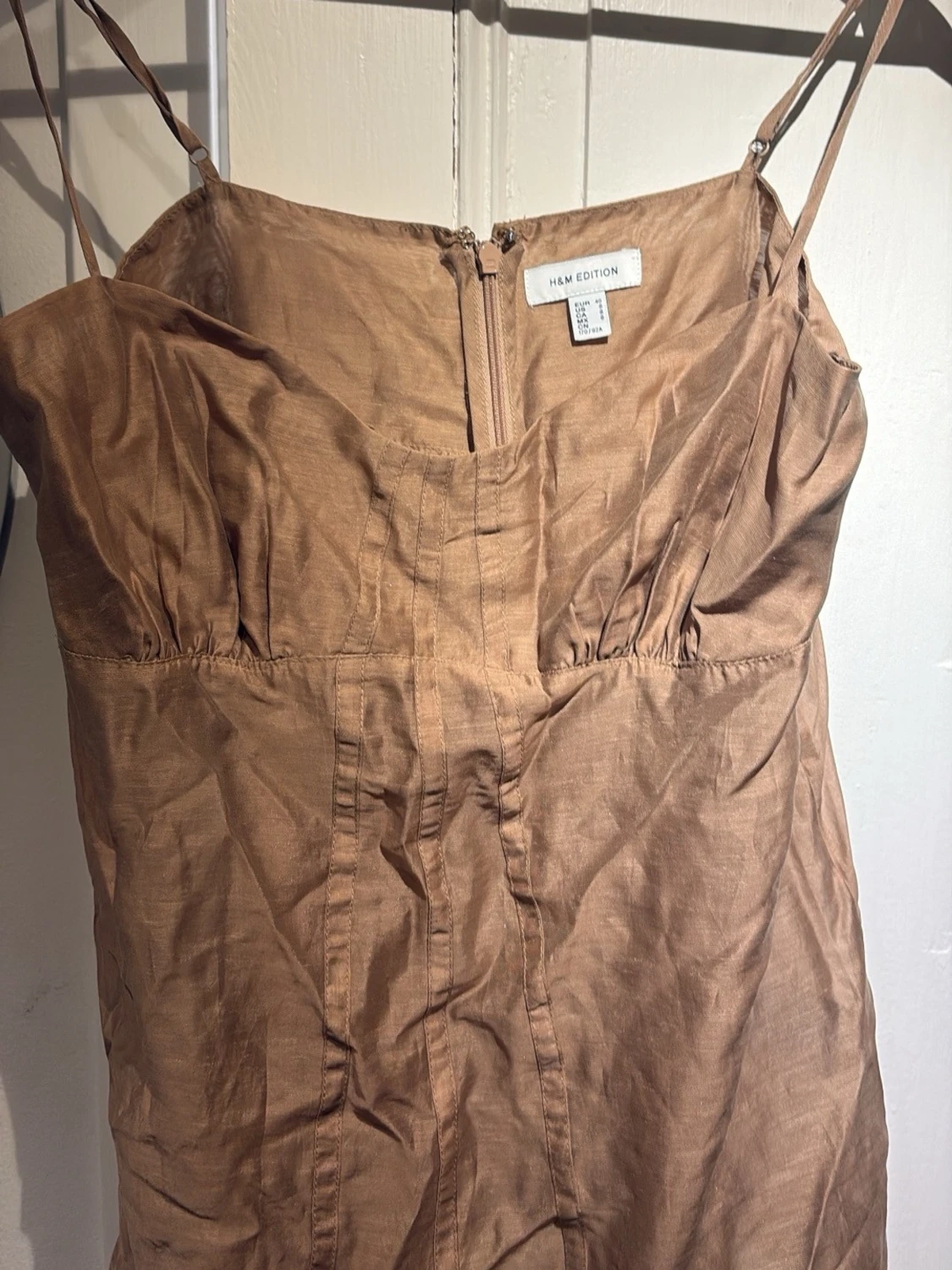 Beige klänning från H&M Edition