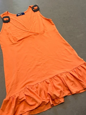 Miniklänning  - Vintage miniklänning 🧡storlek L men mer S!