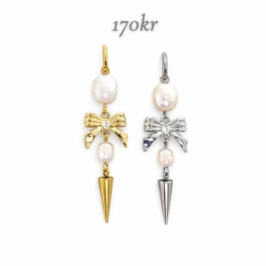 Örhängen med pärlor och rosett - Par 