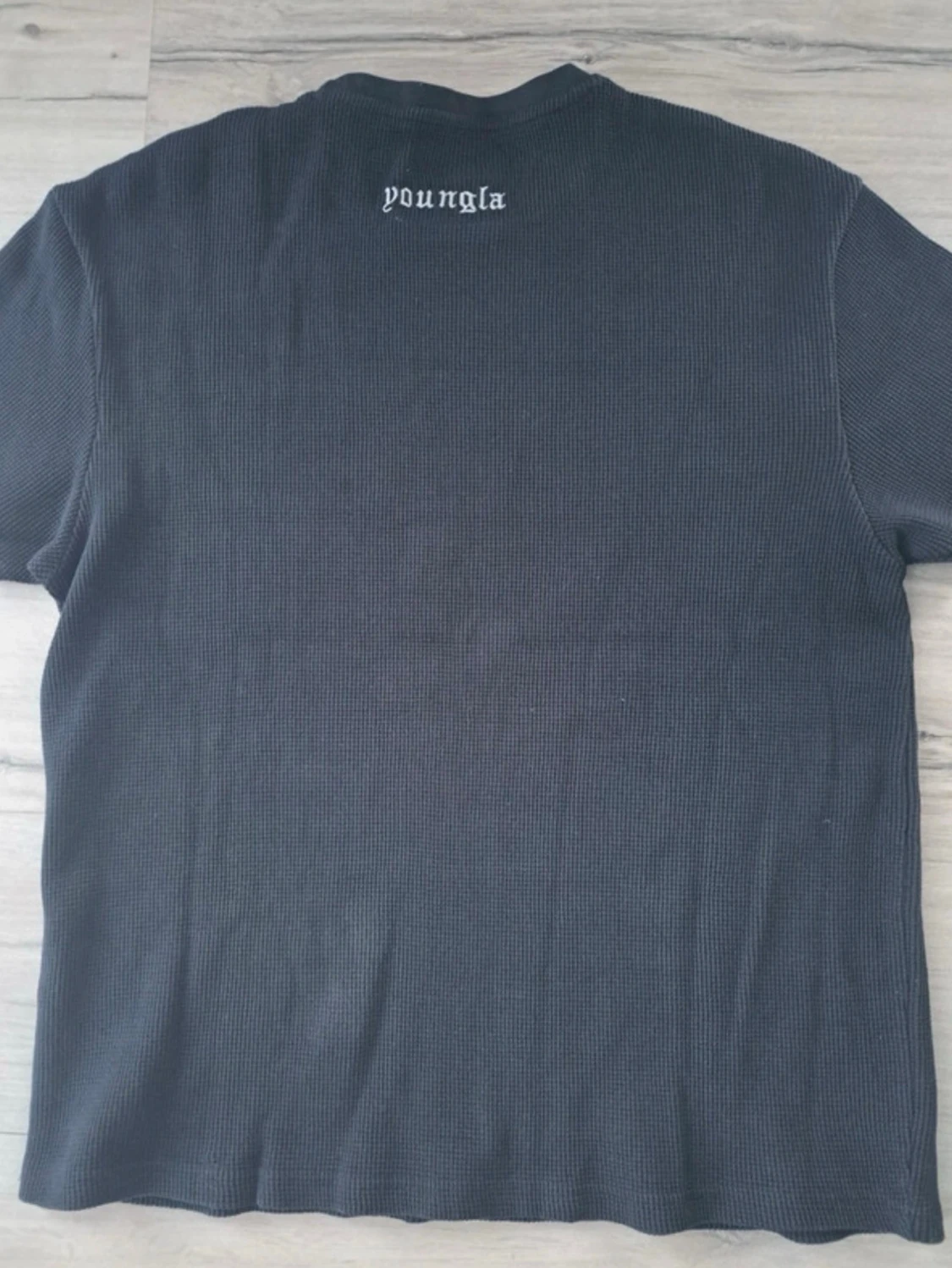 Svart  t-shirt från YoungLA - 1