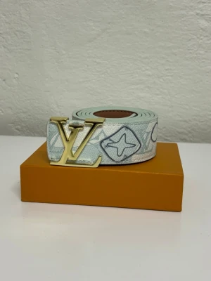 Lv Bälte  - Helt nytt aldrig använd. Storlek 110. Snabb frakt. Endast bälte.