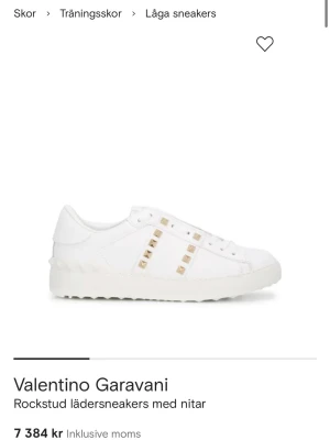 Valentino skor - Snygga vita lädersneakers från Valentino 
