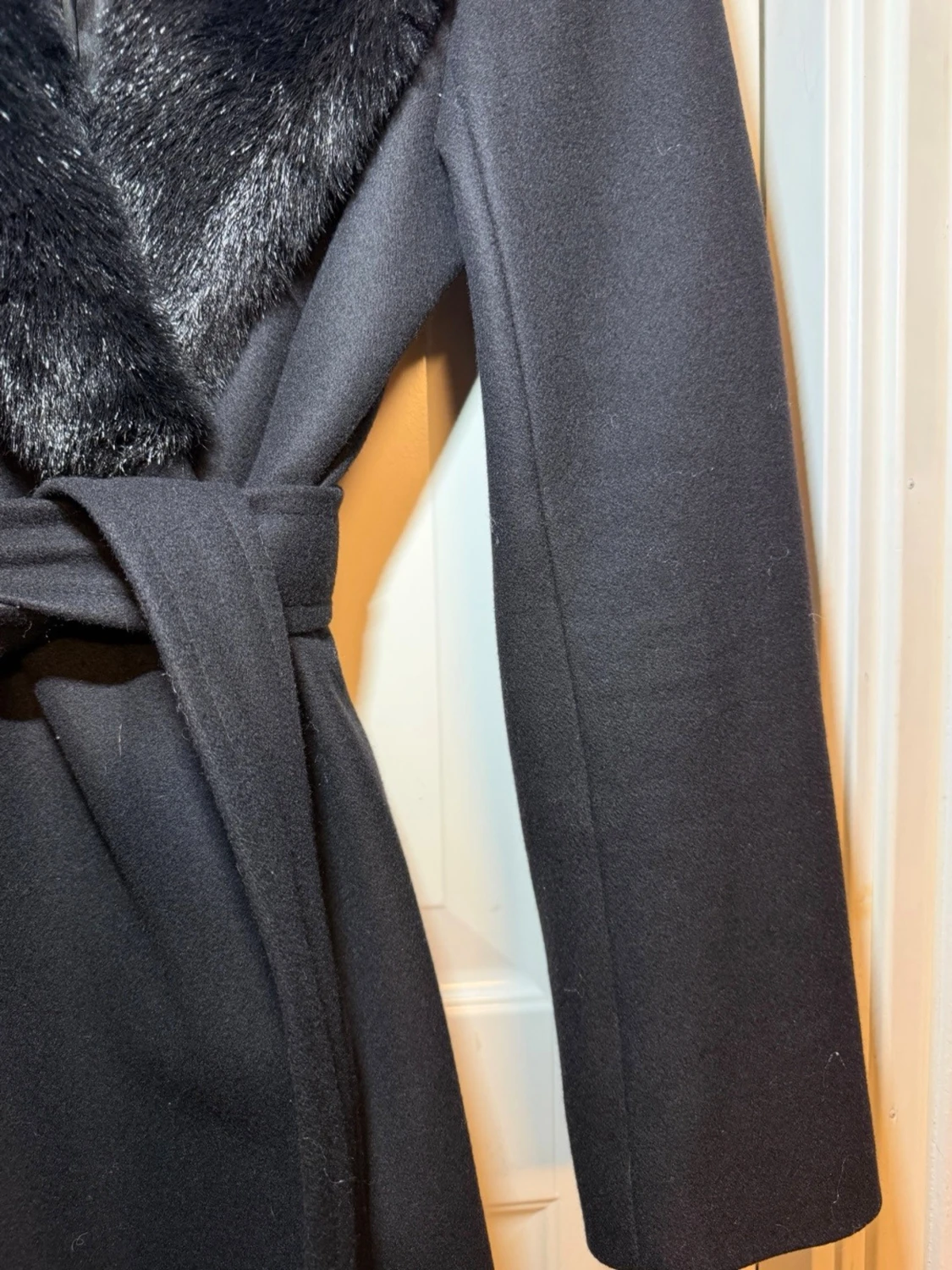 Svart kappa med päls - 3