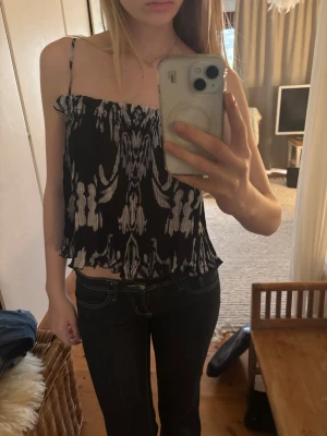 mönstrad linnetopp / kjol - Kan användas som både topp och kjol, perfekt till sommaren!!