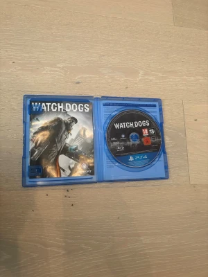 Watch Dogs, NBA 2K21, Fifa 22, Fifa 21 till PS4 - 200 kronor per spel det finns NBA 2k21 Waych dogs, Fifa 22 även Fifa 21 till Ps4 väldigt kul att spela de, hör av er vid intresse