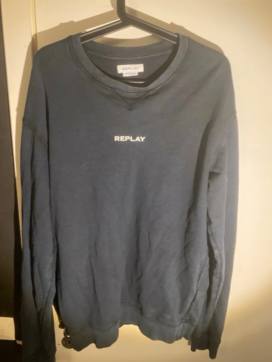 Mörkblå sweatshirt från Replay