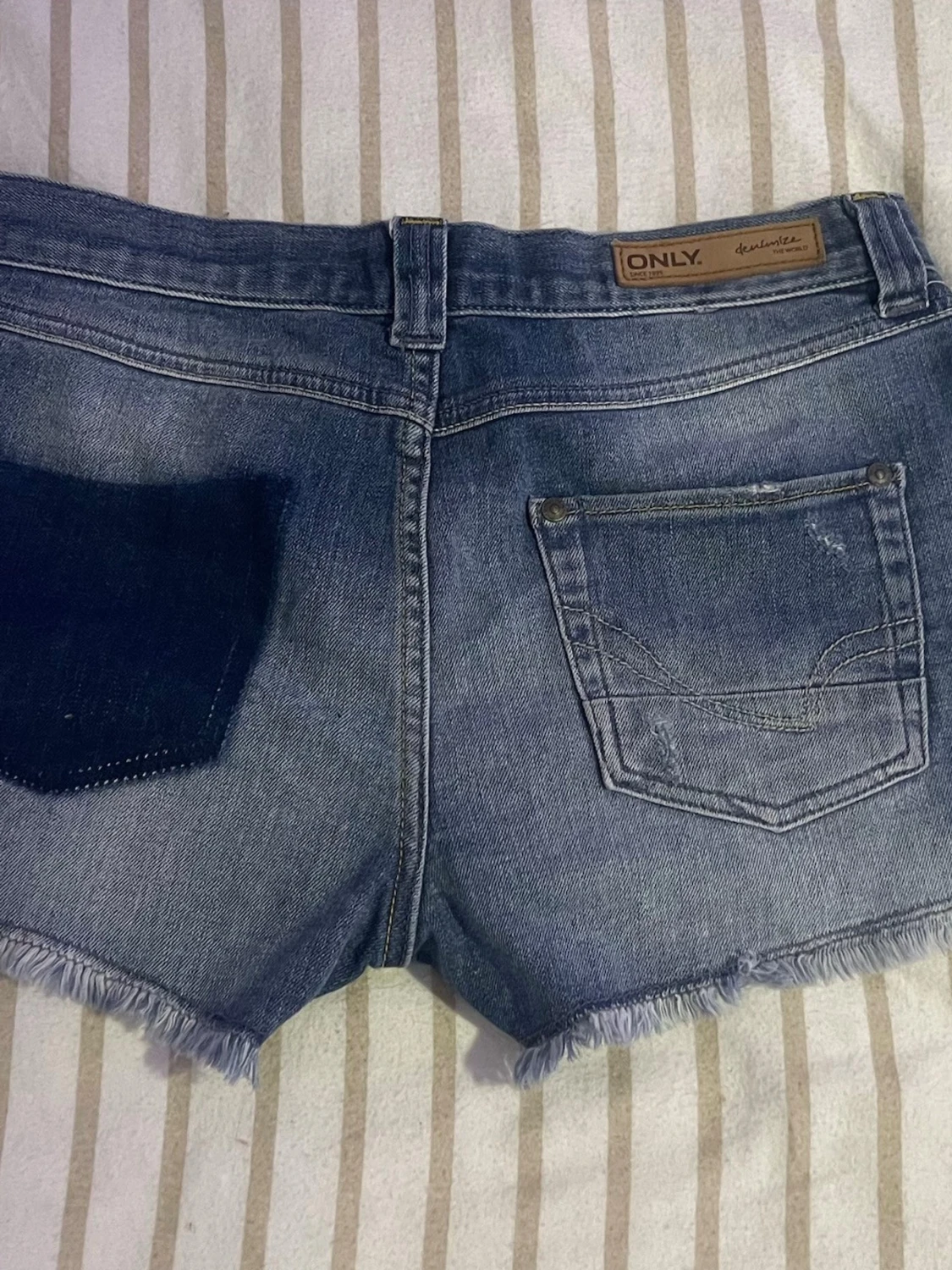Blå jeansshorts med spets från ONLY - 2