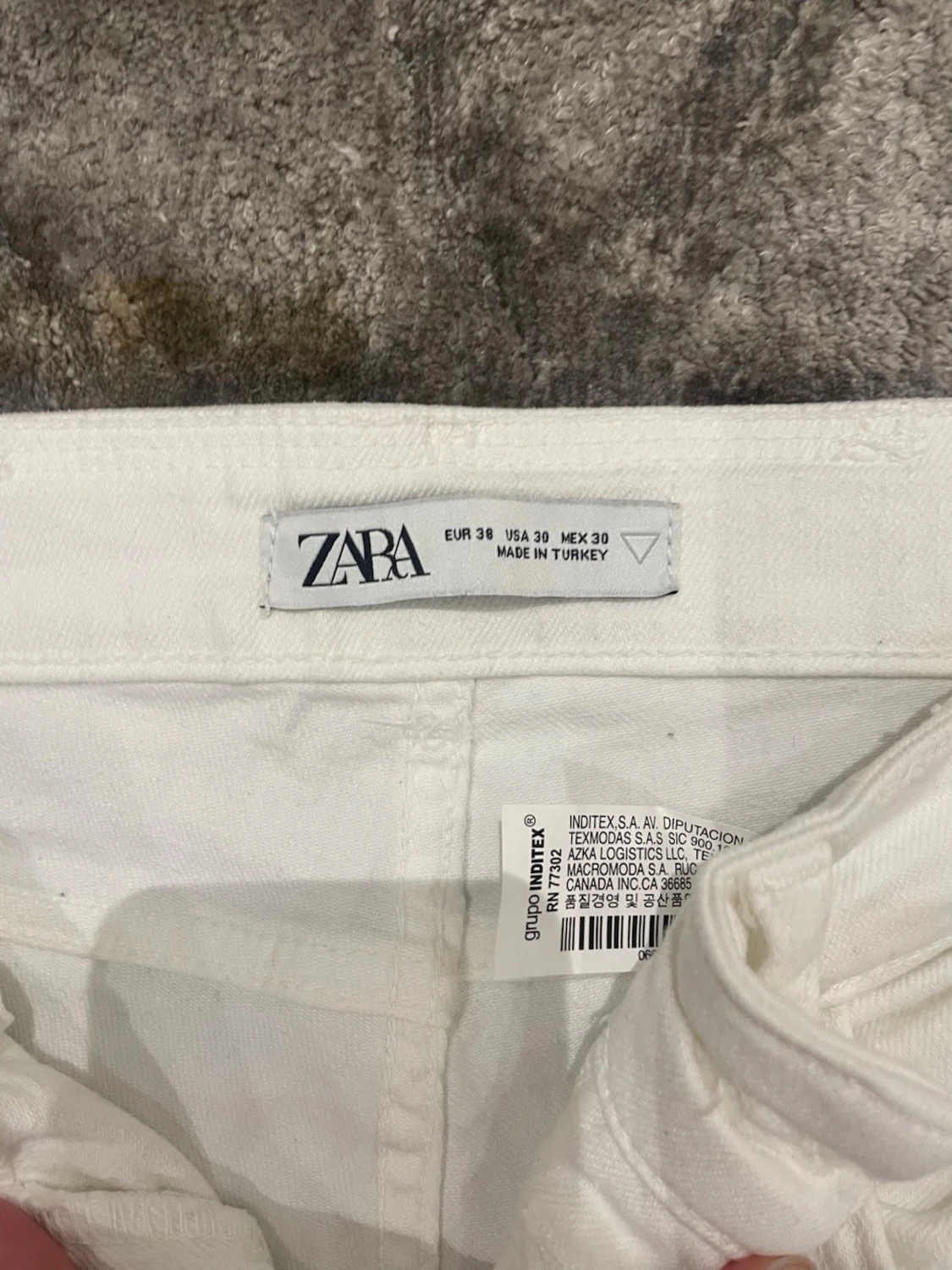Vita ripped skinny jeans från Zara - 2