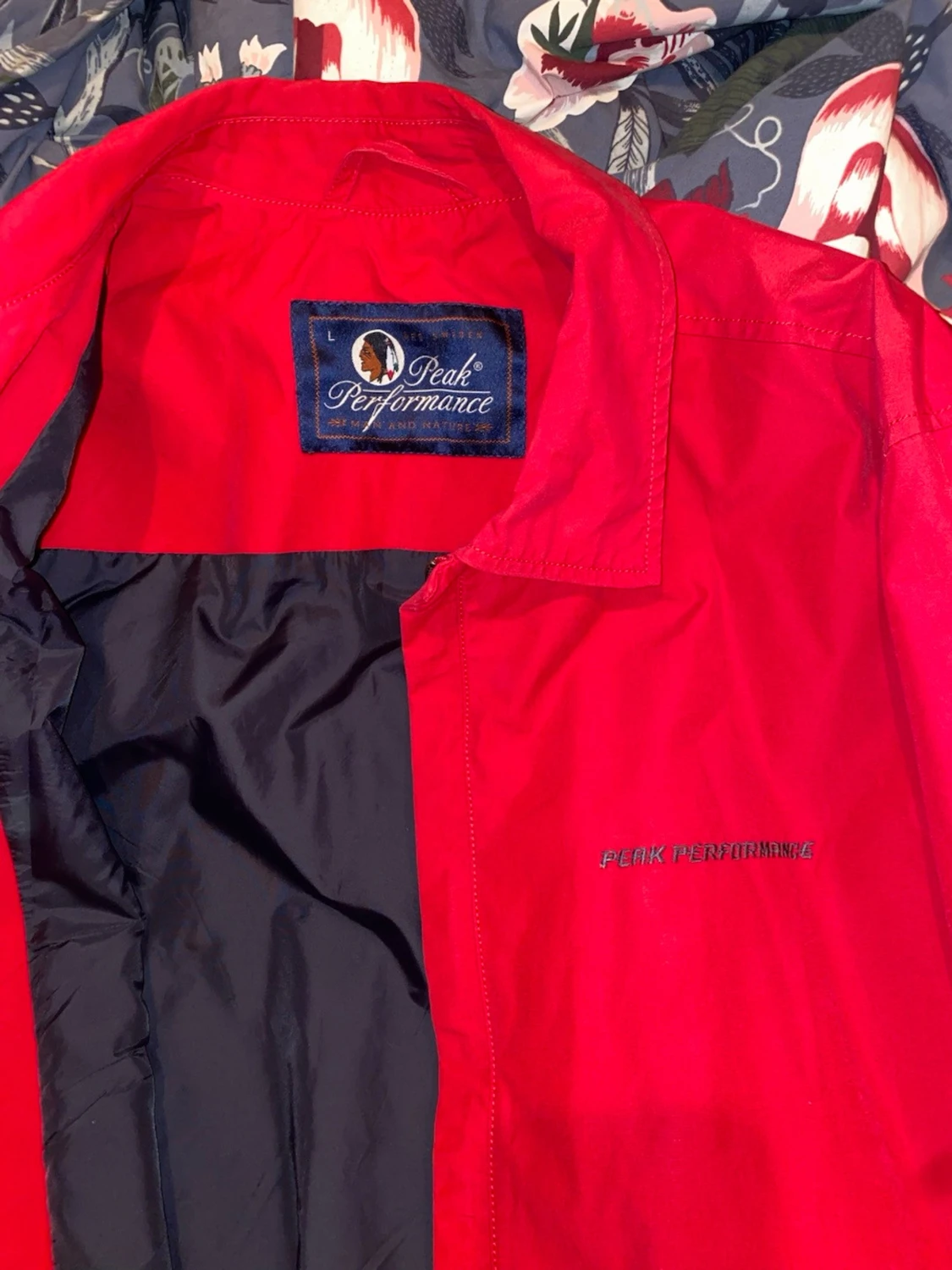 Röd vindjacka från Peak Performance - 1