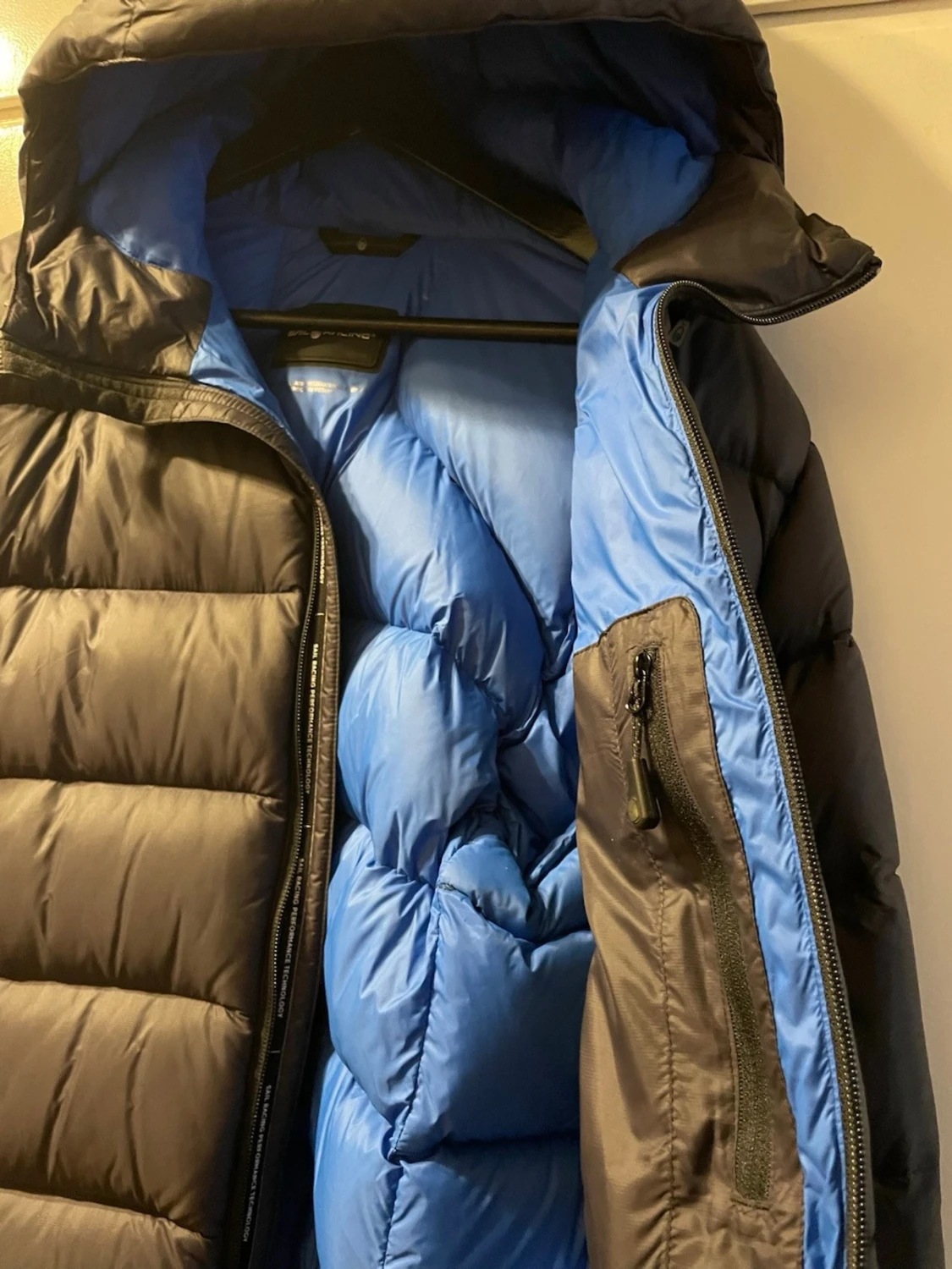 Svart dunjacka från Sail Racing  - 4