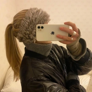 Pannband i päls - As snyggt pannband i äkta päls! Perfekt i vinter / på afterski 🩷🩷🩷🙏🏼