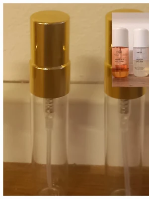 Phlur splitpaket 🌸 - 2 stycken 5 ml glasdekanter med spray ✨️Dessa dofter finns 🔅Vanilla nectar🔅Heavy cream 🔅Mango mood 🔅Caramel skin 