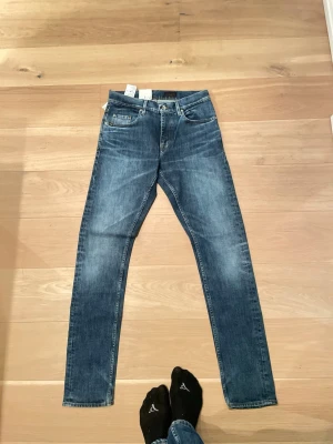 Tiger of Sweden jeans nya - Brand new tiger of Sweden jeans I w30 l36. Modellen är pistolero. Lappr kvar