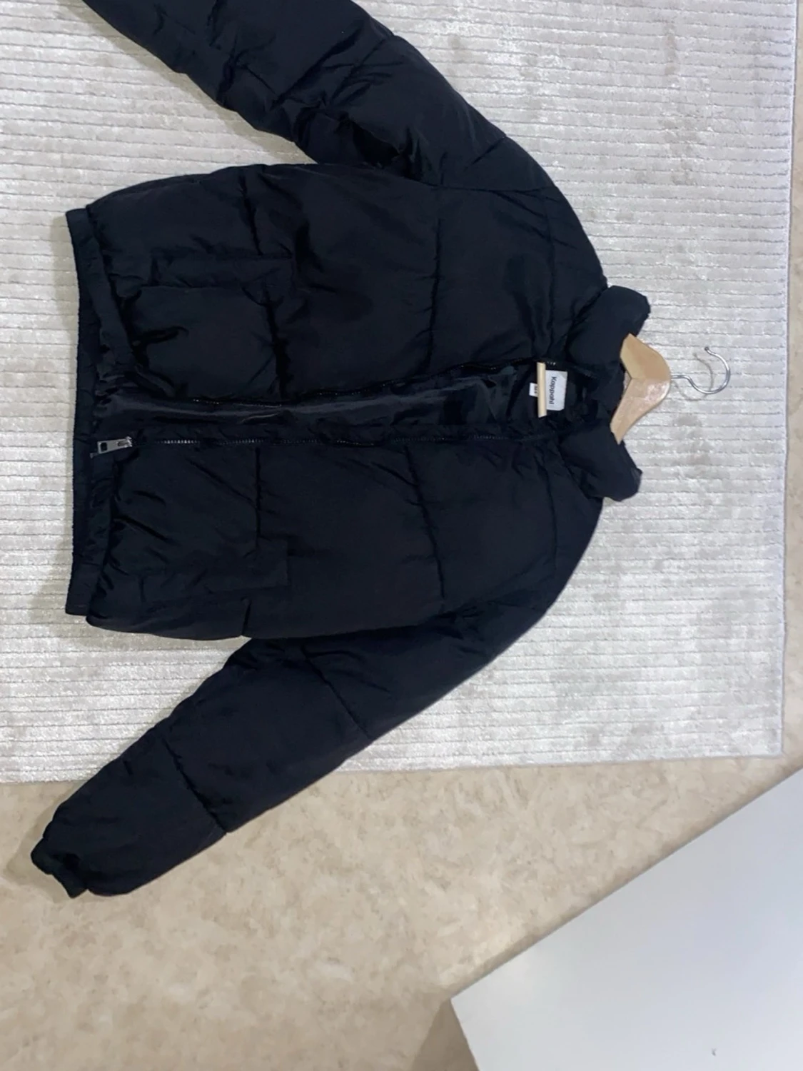 Svart pufferjacka från Kappahl