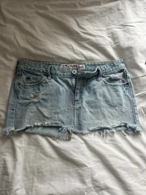 Jeanskjol - Snygg vintage jeanskjol från hollister💕