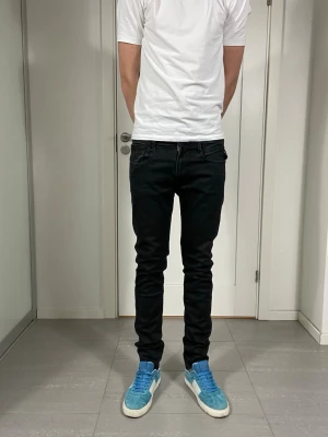 Replay Anbass Jeans  - Säljer nu dessa Replay Anbass jeans, skriv för fler bilder/frågor🙌🏼