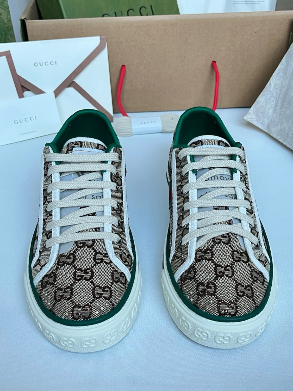 Gucci GG Supreme sneakers med gröna detaljer - 1