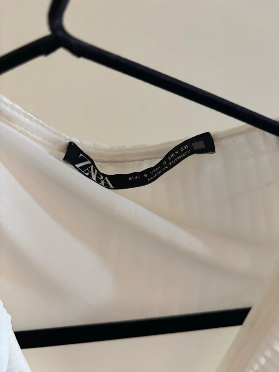 Vit plisserad blus från Zara - 1