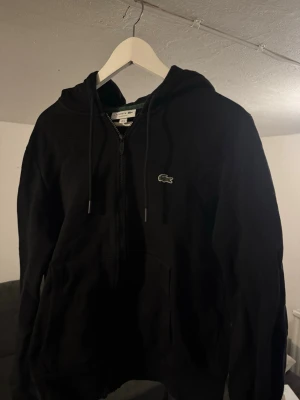Lacoste Zip Hoodie - Svart Lacoste zip hoodie strl M.