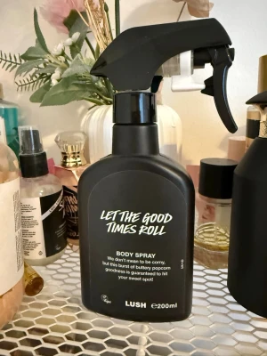 Lush Let the good times roll body spray - Mindre än hälften kvar.