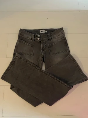 gråa lågmidjade jeans lager 157 - aldrig använda, strl XXS