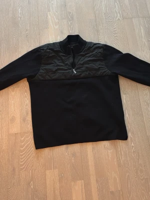 MassimoDutti cardigan - Marinblå massimoDutti cardigan i storlek M/S, var skick!