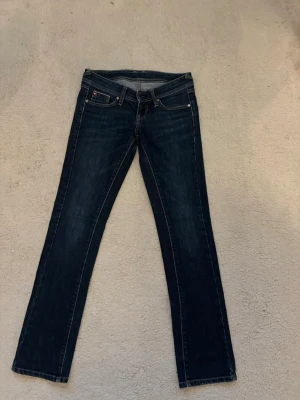 Low waist jeans - Straight low waist jeans från big star🤍midjemått 37 och innerbenslängd 78