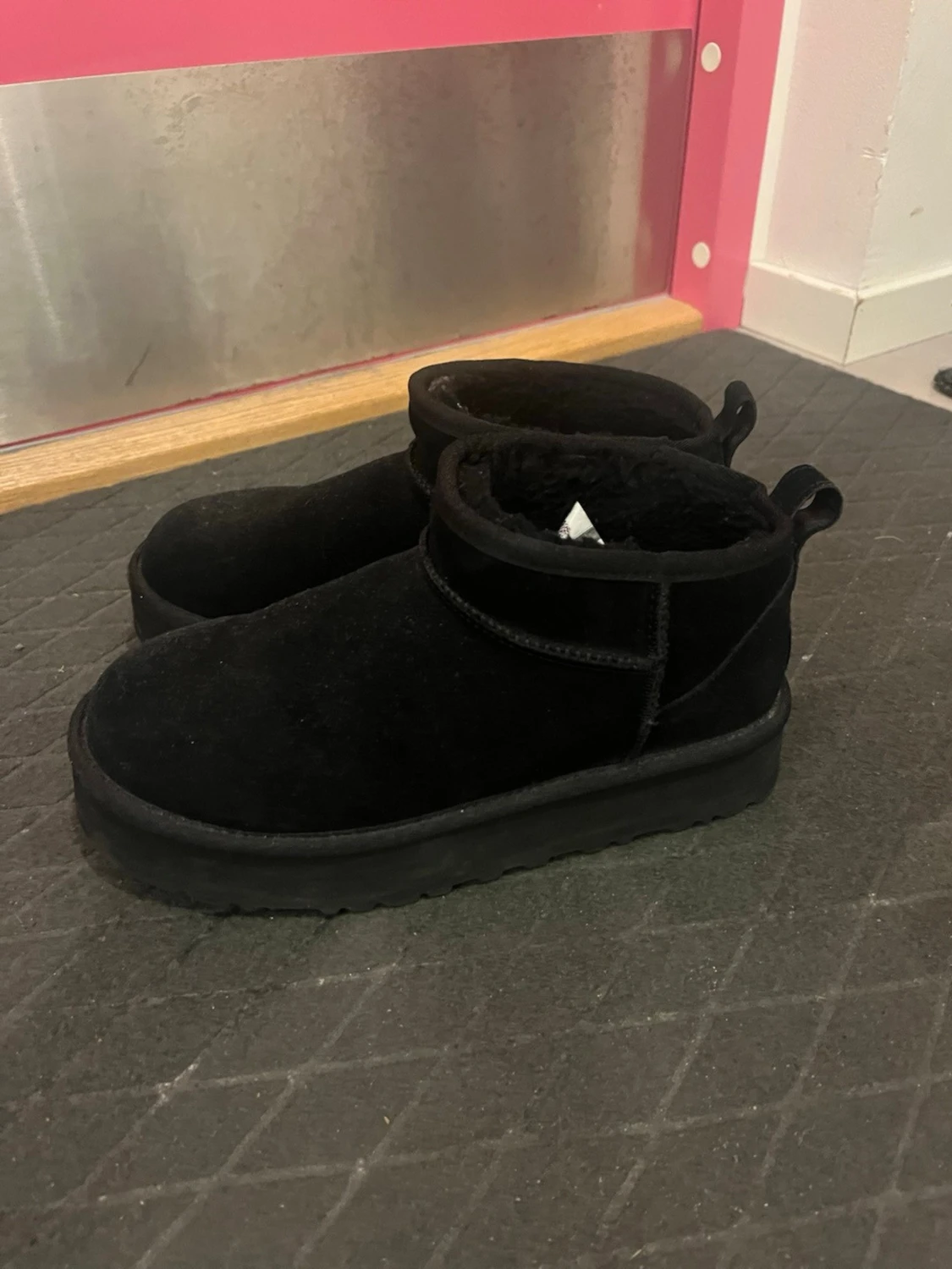 Svarta UGG stövletter i mocka - 3