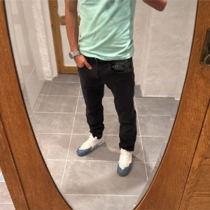 Replay jeans  - Ett par snygga byxor från Replay i storlek W33 L32 i modellen Anbbas, hör av er vid fundering 