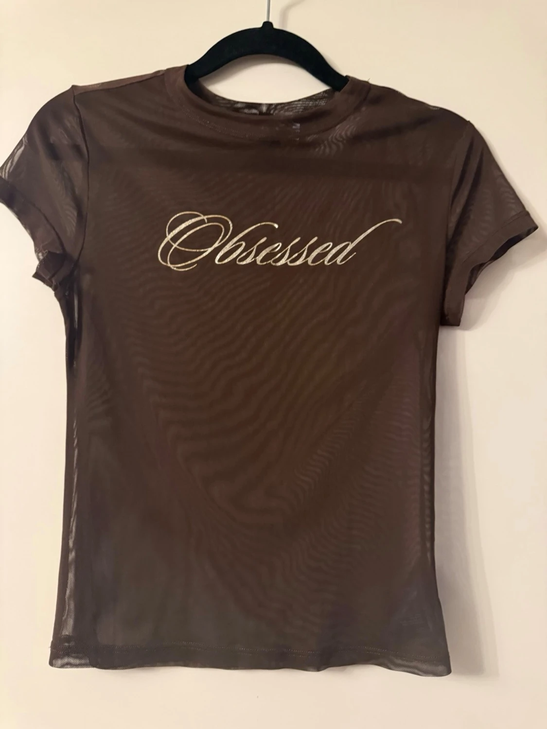 Brun mesh t-shirt med text