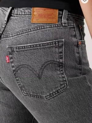 Levis 501 grå - Säljer mina helt nya oanvända Levis 501 i storlek 26/32 , rykte bort lappen för trodde jag skulle passa i dom så kunde ej returnera.. otroligt fina och sköna jeans! Köpt på carlings för 1299