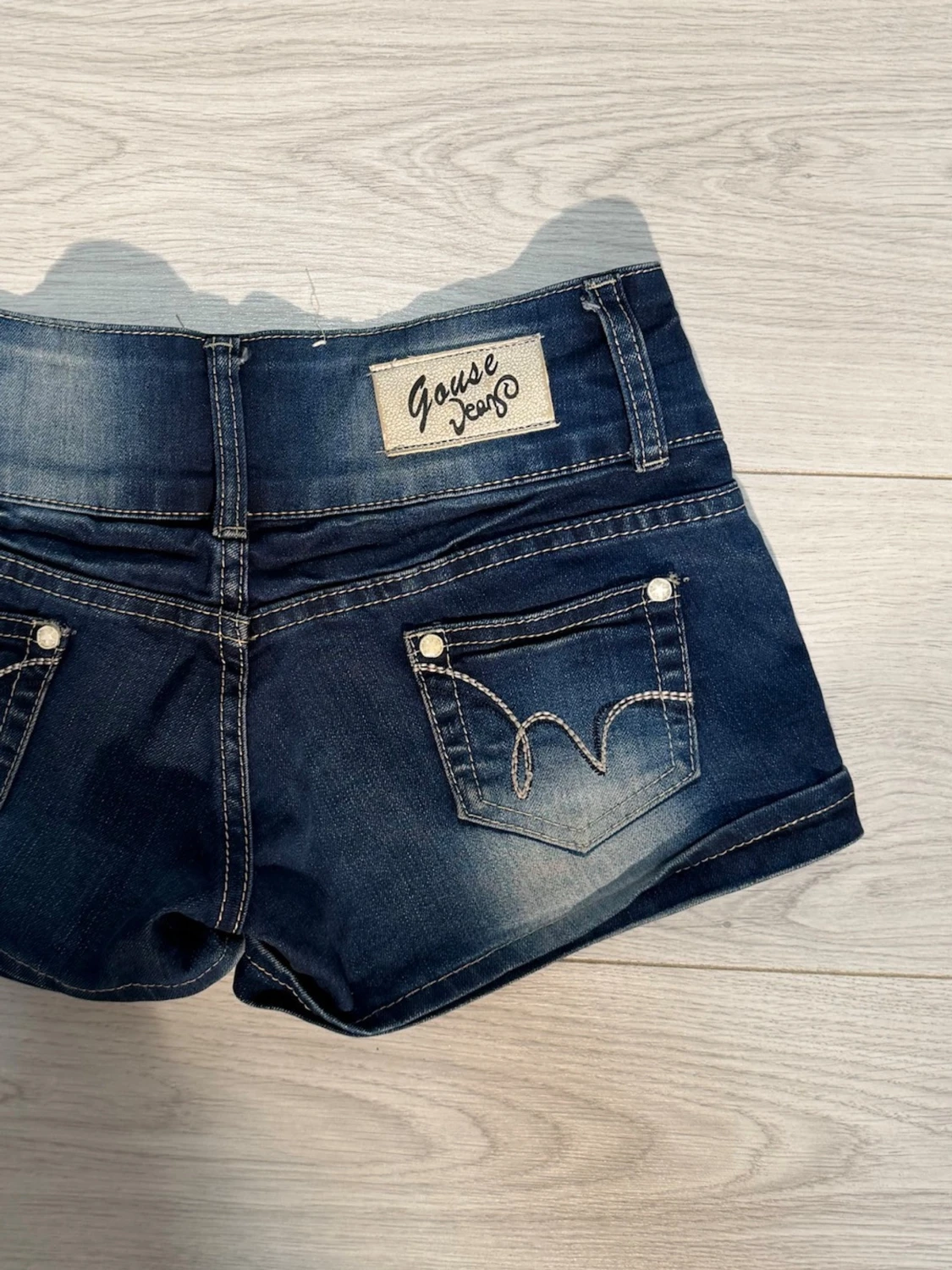 Lågmidjade jeansshorts  - 4
