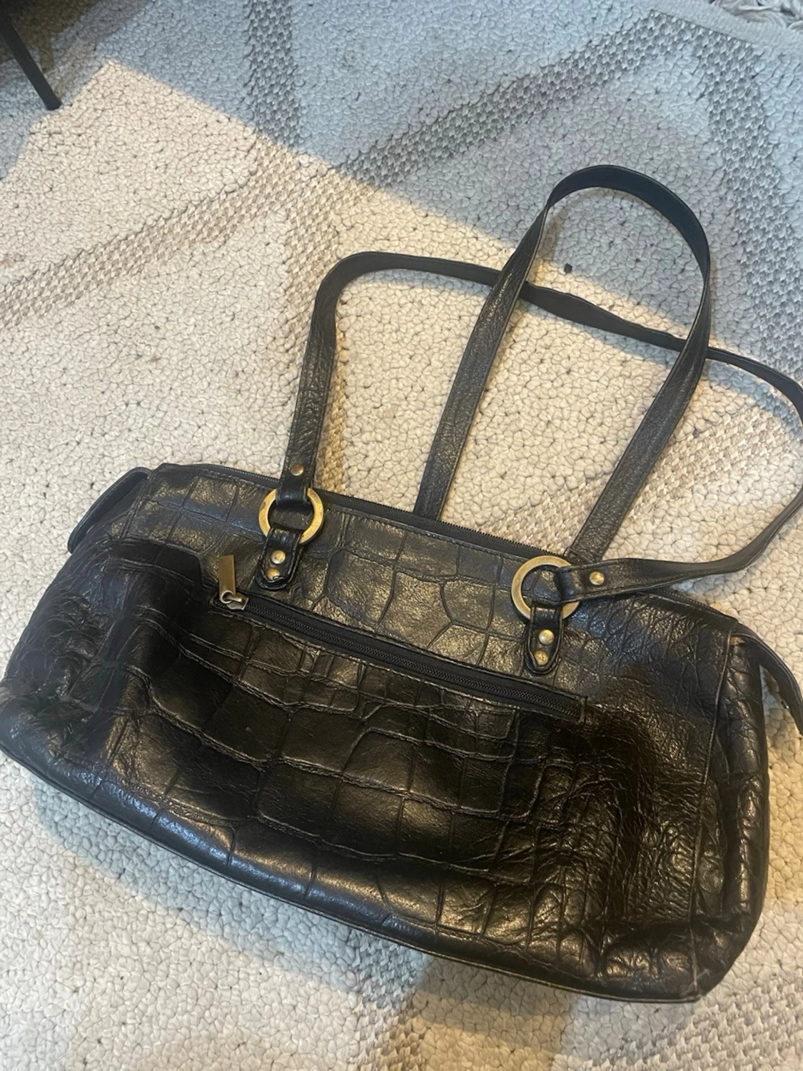 Svart handväska i krokopräglat skinn - 2