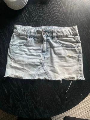 Ljusblå jeanskjol - Super snygg jeanskjol 