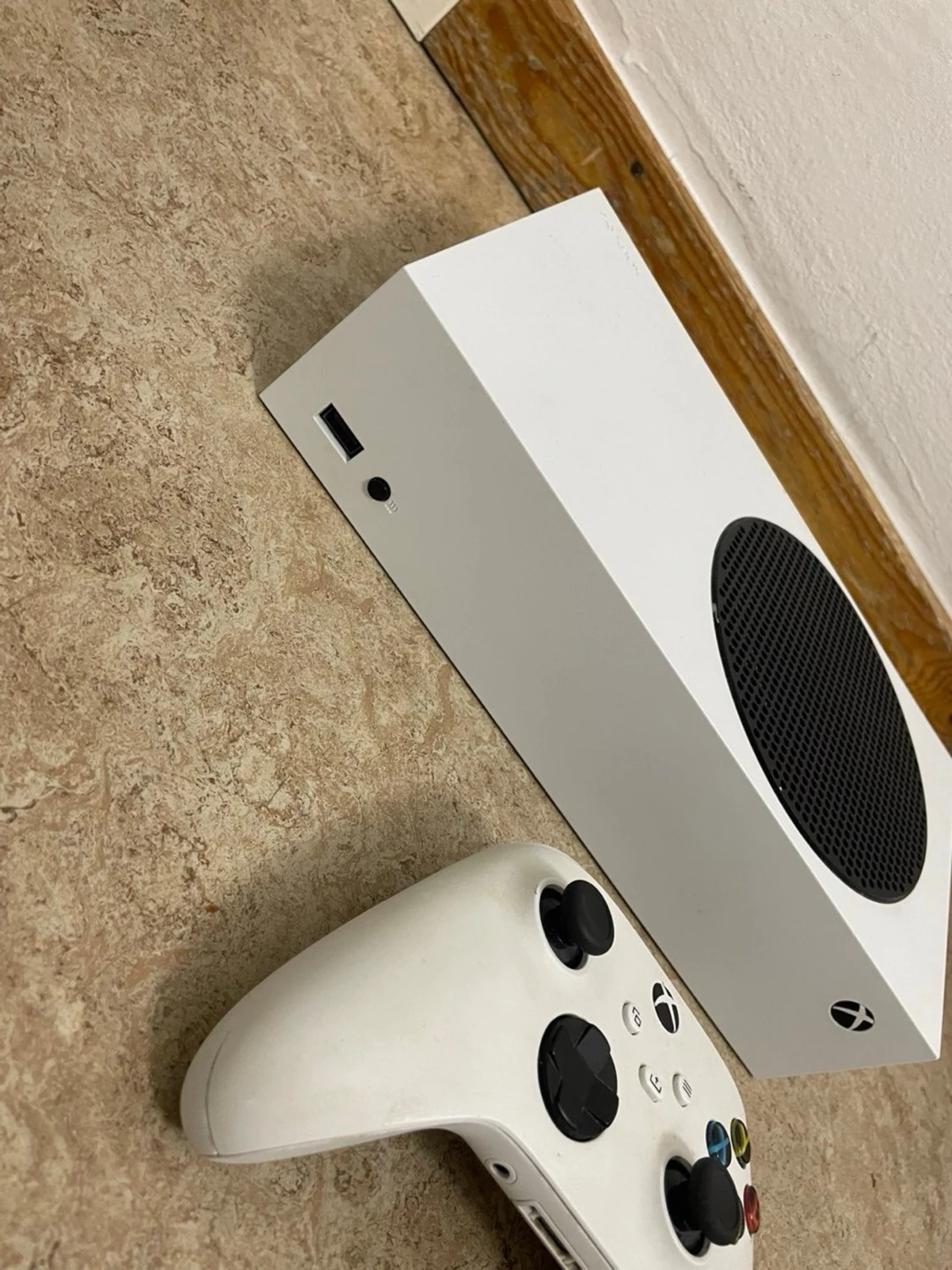 Xbox Series S med vit handkontroll - 3
