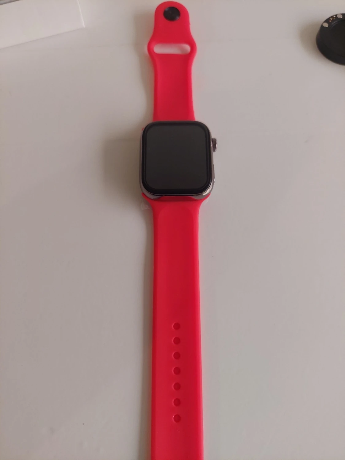 Smartklocka med rött silikonarmband - 2