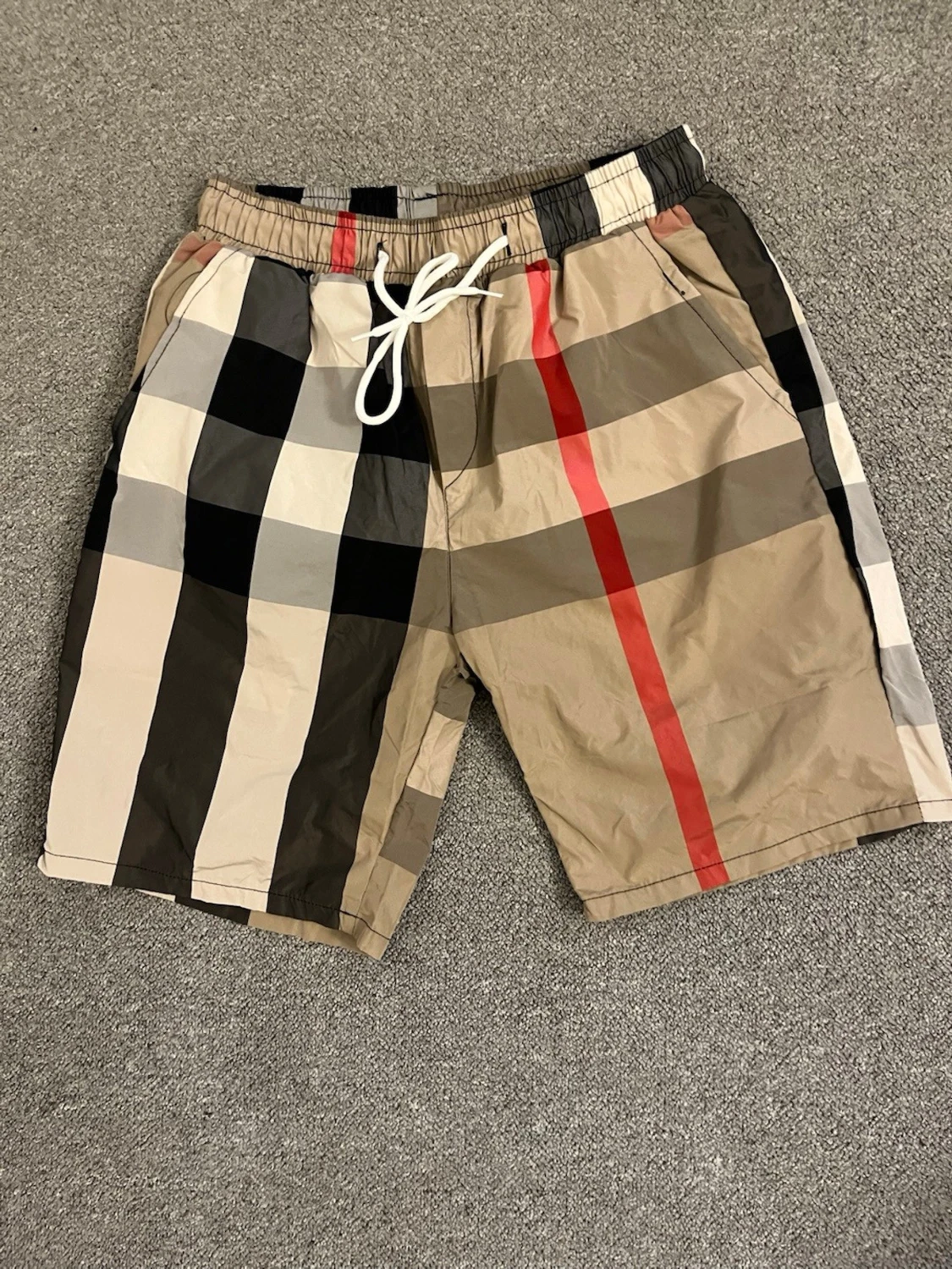 Rutiga shorts från Burberry