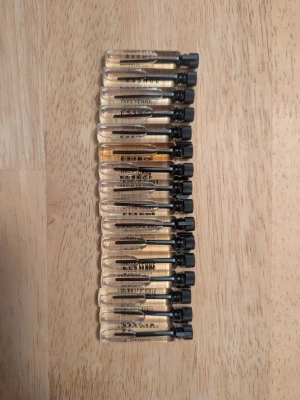 Essnce parfymtester  - 15 kronor styck eller alla 12 för 150. Dofterna är: cherrylicious, high on chai, summer breeze, noble éclat, belle Femme, tres Femme, Femina vivit, freshotic, sassy classy, perenne amore, hot mimosa, Bacco le doux Alla är testade en gång. Kolla gärna min profil, jag har fler parfymer. 