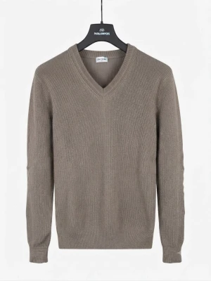 John Henric Tröja - 🌸 INFO OM PLAGGET 🌸  ☑️ Märke: John Henric ☑️ Storlek: Small ☑️ Färg: Mörk Beige ☑️ Skick: ⭐⭐⭐⭐⭐  ✨ Detaljer: ☐ Inga hål ☐ Inga fläckar ☐ Nytvättad ☐ Rökfritt hem ☐ Djurfritt hem  📏 Passform: ☑️ Normal   📦 Skickas snabbt. 💬 Skriv gärna om du vill ha fler bilder eller mått. 🤍 Paketrabatt vid köp av flera annonser. 🌟 Titta gärna på mina andra annonser!