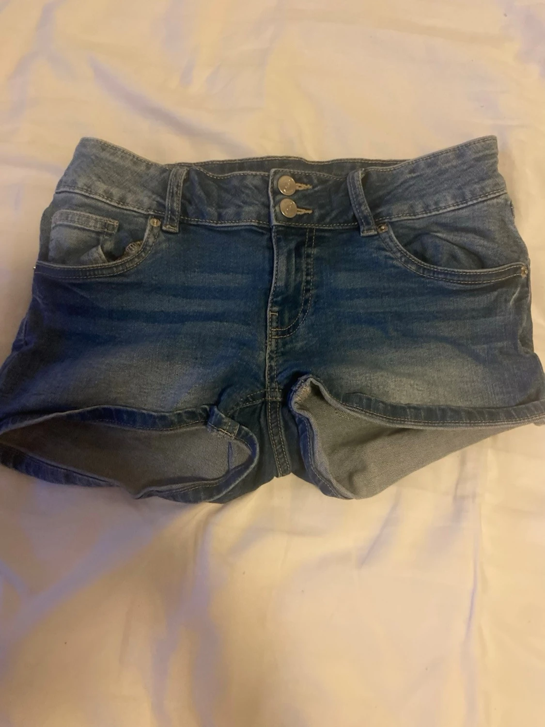 Sjukt snygga Lowwaist jeansshorts  - 1