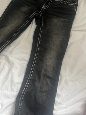 Gina jeans - Säljer för att dom inte kommer till användning. 
