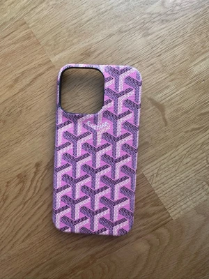 Mobilskal iPhone 16 Pro Max - Snyggt mobilskal till iPhone 16 Pro Max med det klassiska mönstret, mycket fint skick 