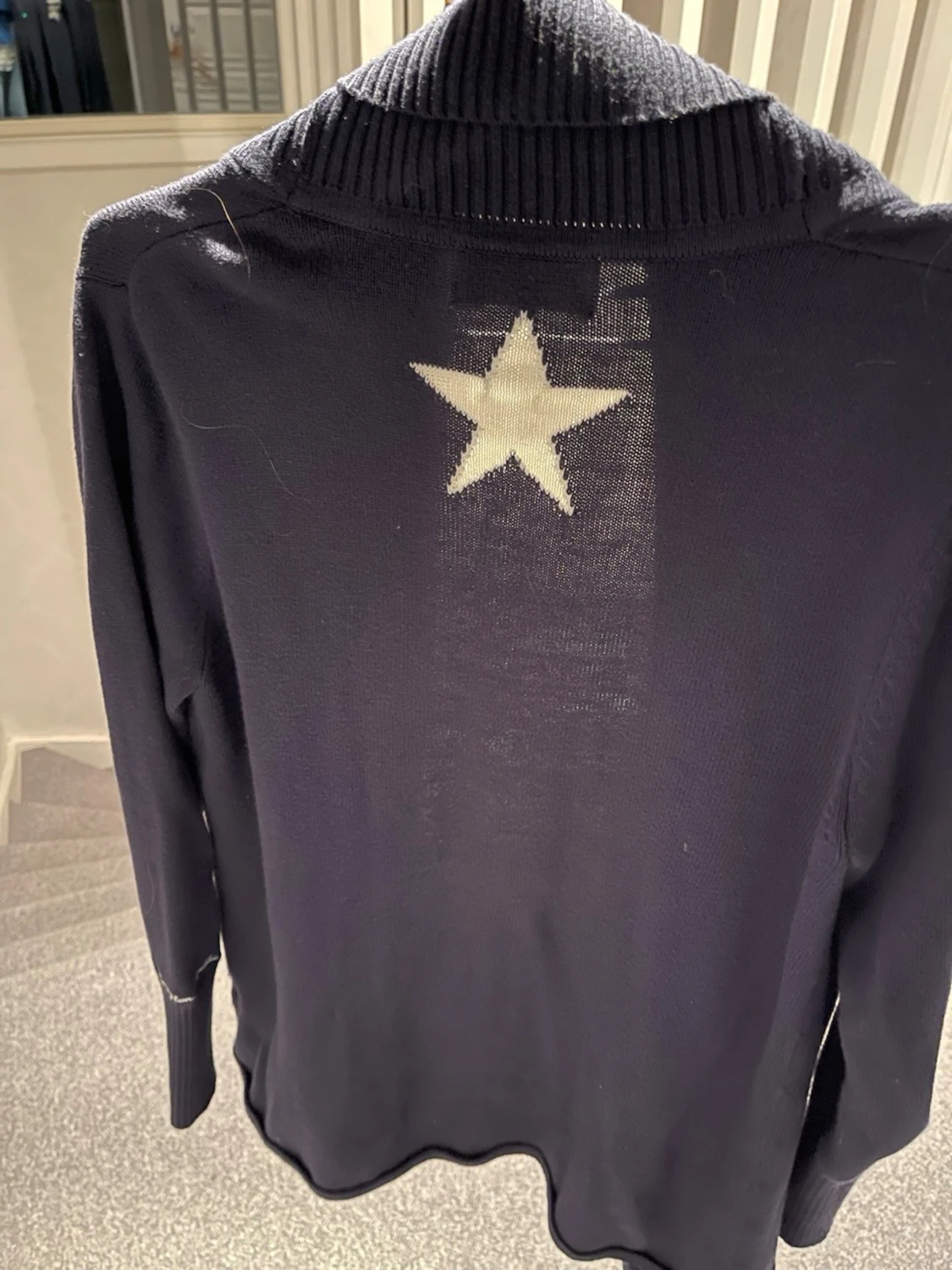 Mörkblå kofta  med stjärna - 1